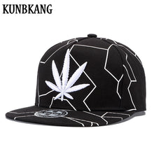 Load image into Gallery viewer, Man Cap  Maple Leaf